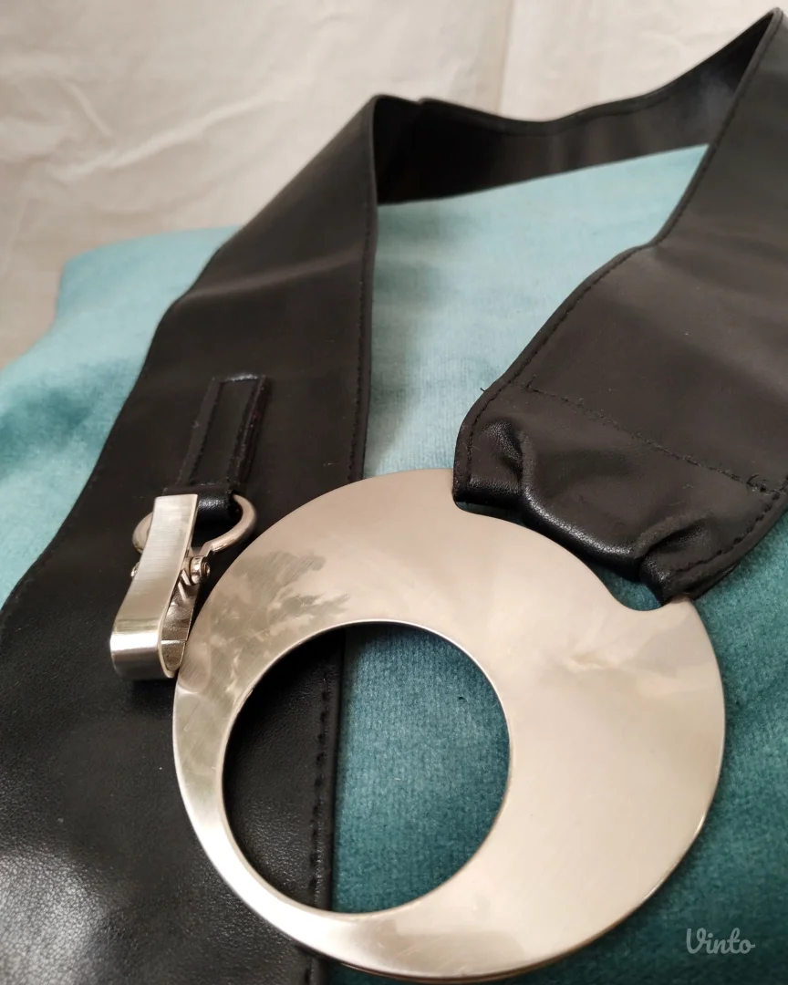 Statement pojas sa kružnom kopčom