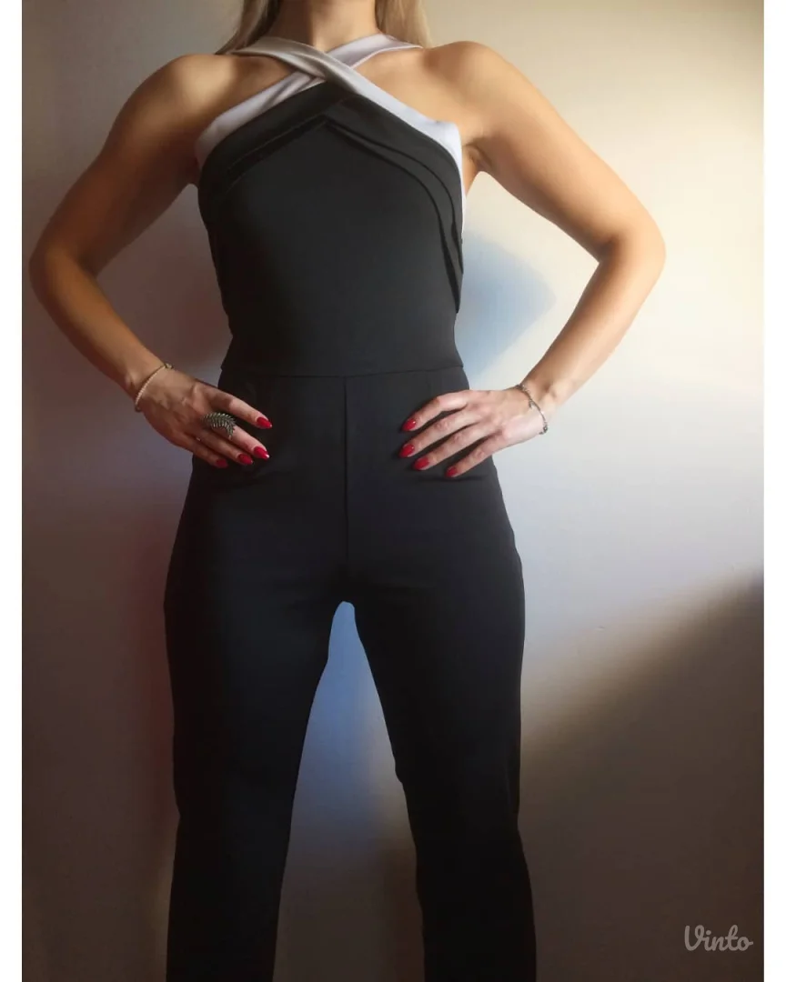 Crno-beli kombinezon