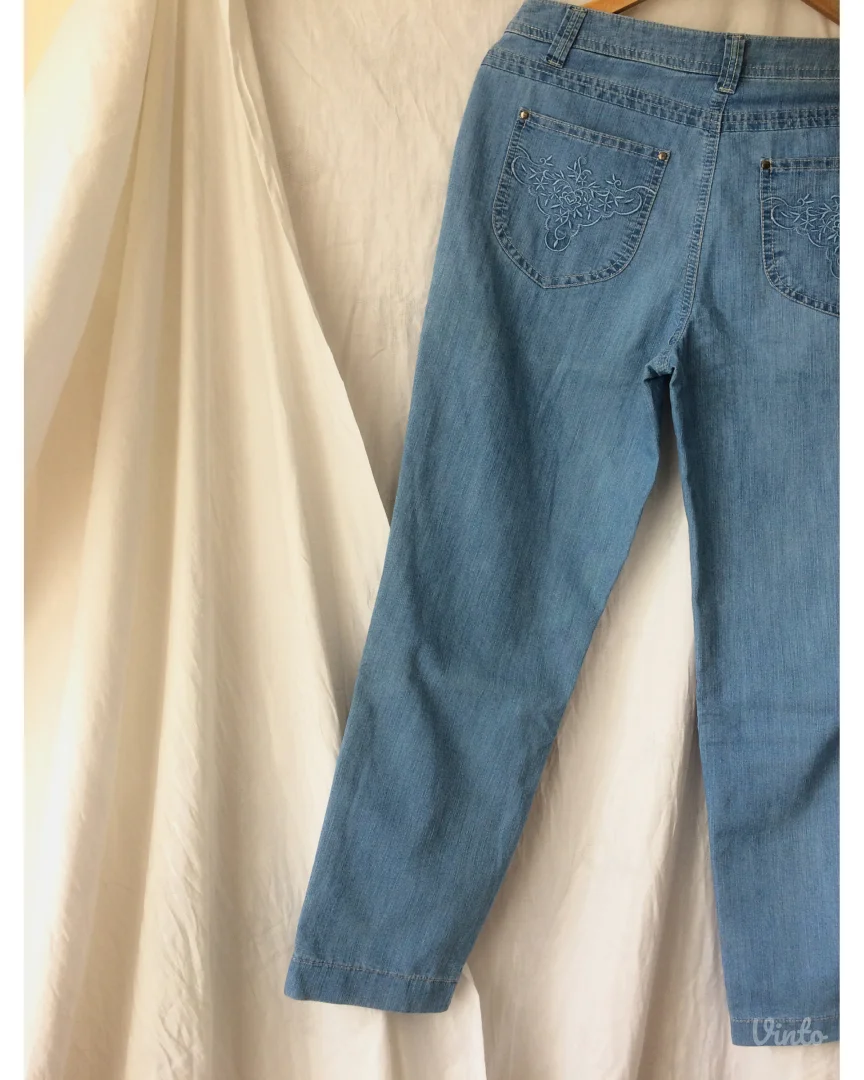 Anna Montana svetle farmerke sa vezom