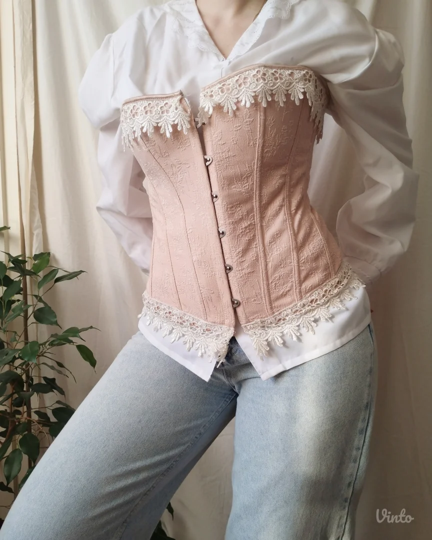 Barokni korset sa čipkom