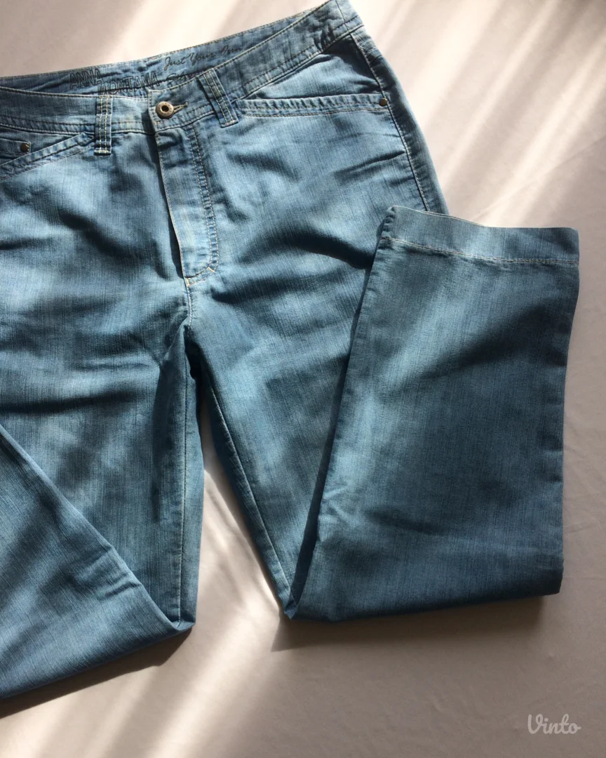 Anna Montana svetle farmerke sa vezom