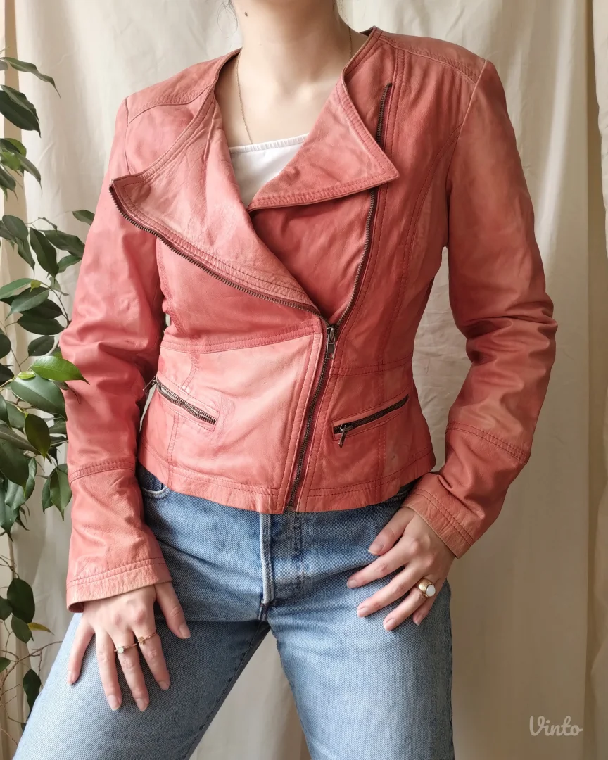 Ružičasta kožna jakna