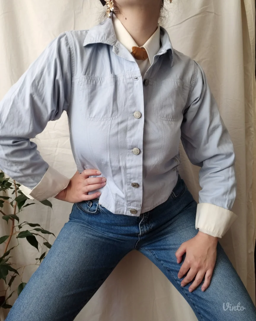 Crop jakna sa cvetnim vezom