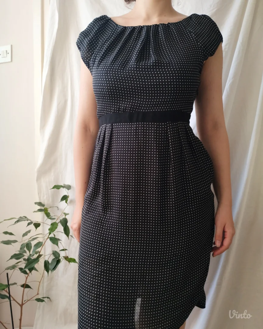 ZARA BASIC crna haljina sa belim tufnama
