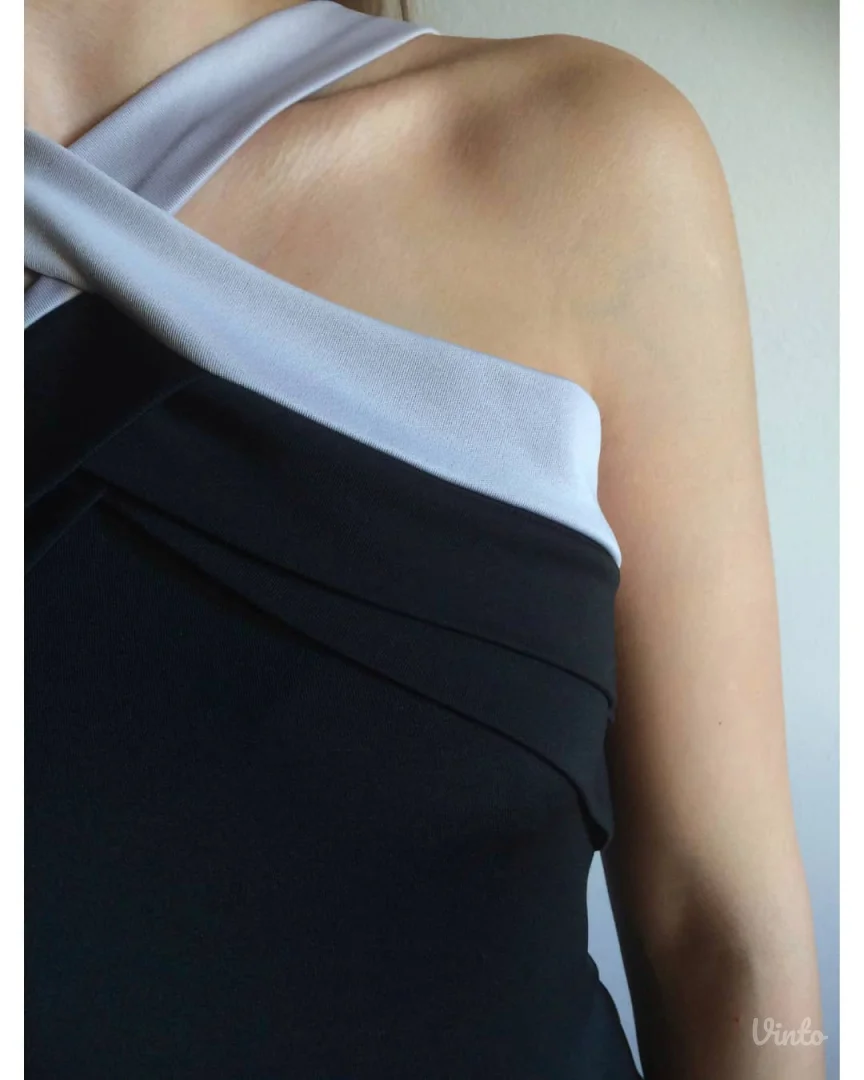 Crno-beli kombinezon