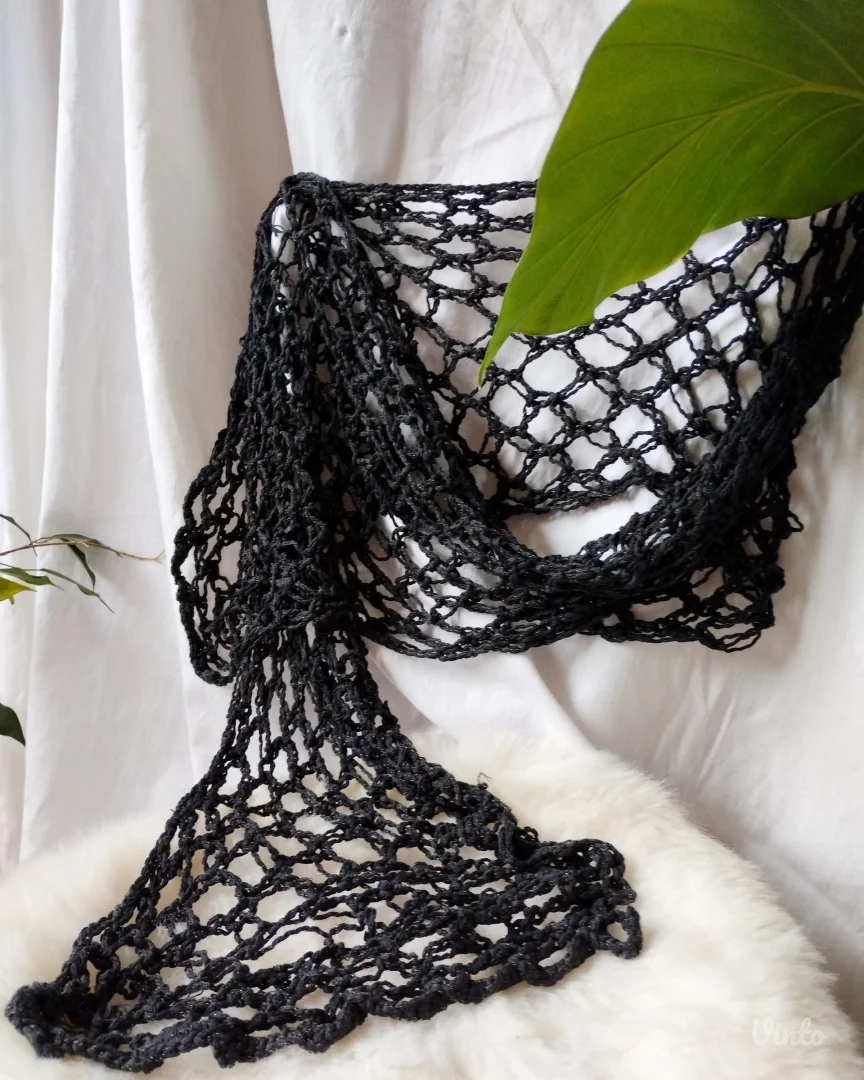 Mrežasti šal / ešarpa sa srebrnim nitima