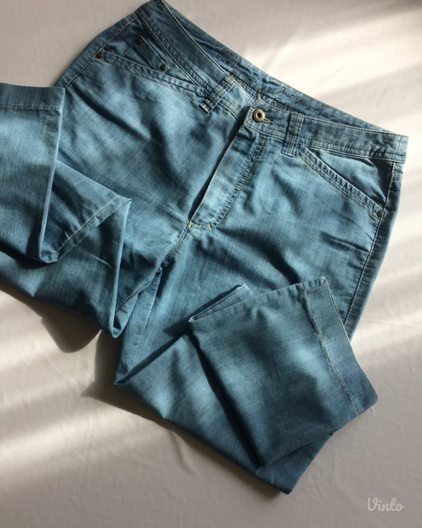 Anna Montana svetle farmerke sa vezom