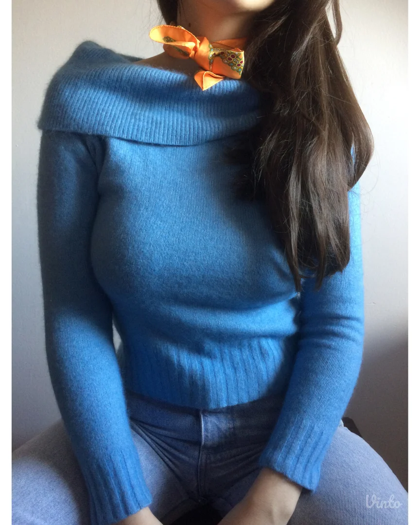 Crop off-the-shoulder džemper