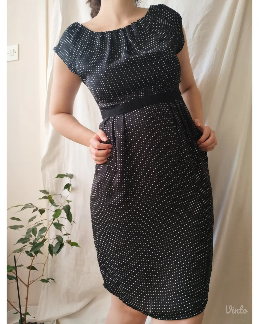 ZARA BASIC crna haljina sa belim tufnama