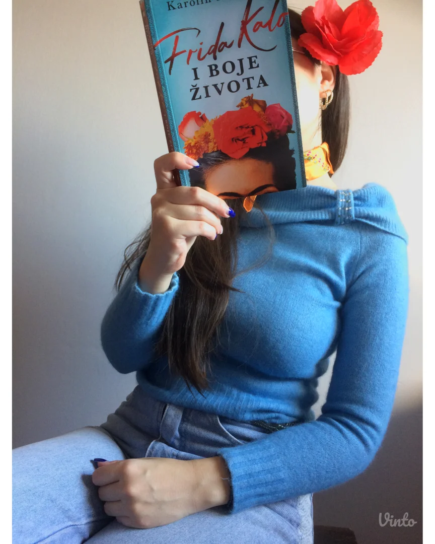 Crop off-the-shoulder džemper