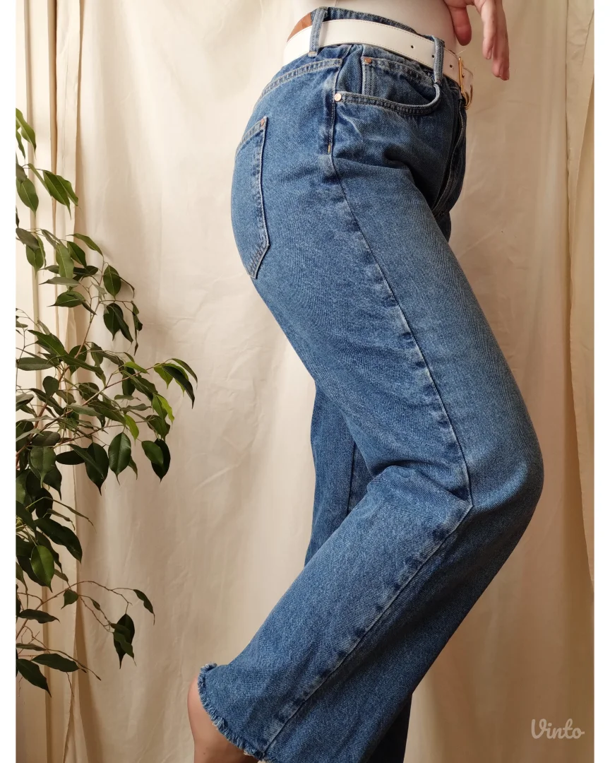 ZARA high-waisted straight leg fit farmerice