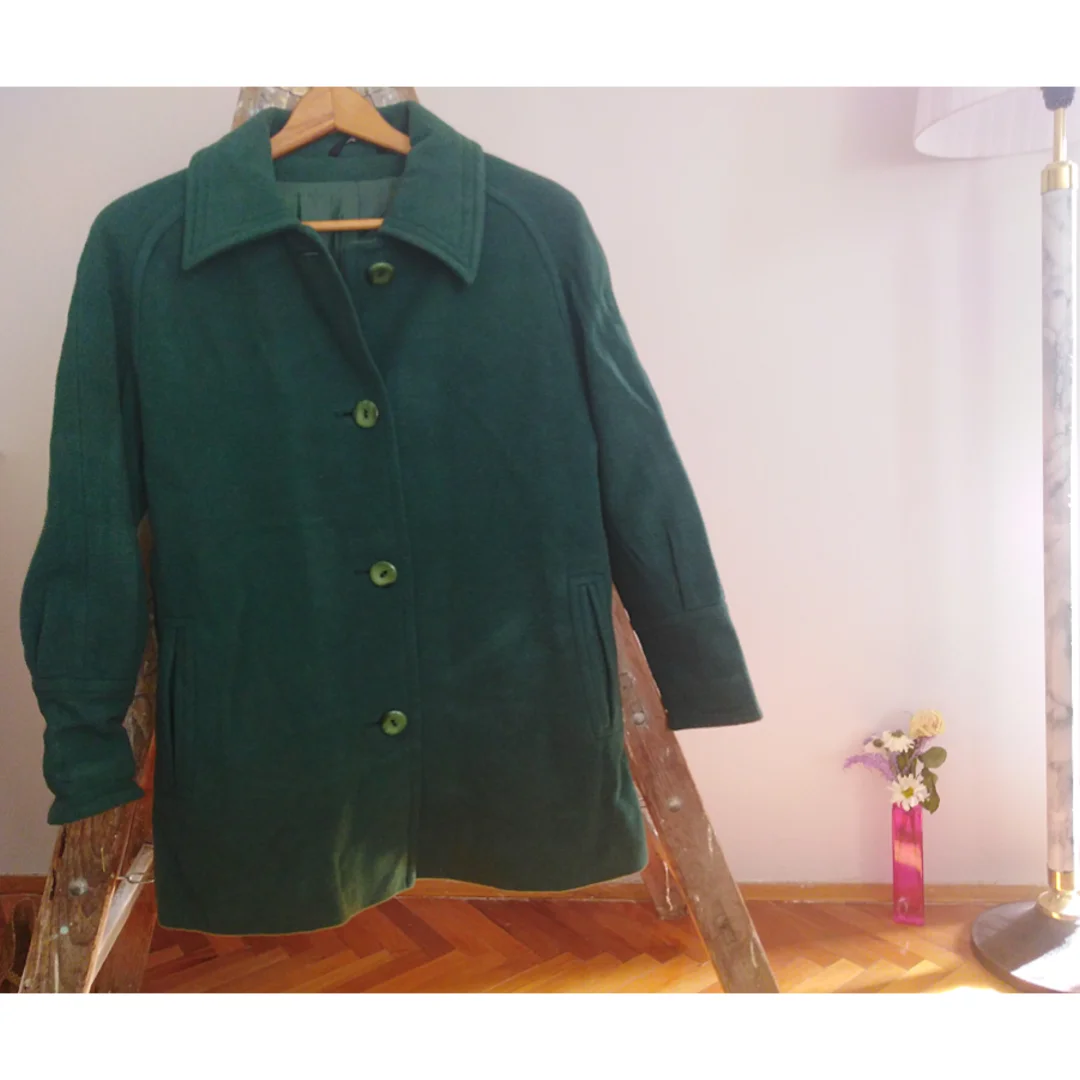 Kratak postavljeni kaput