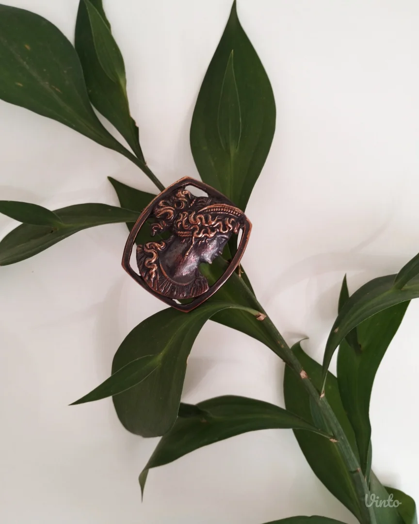 Vintage broš - Goddess