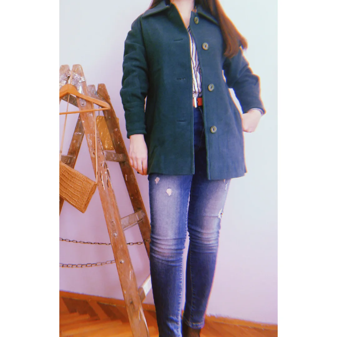 Kratak postavljeni kaput