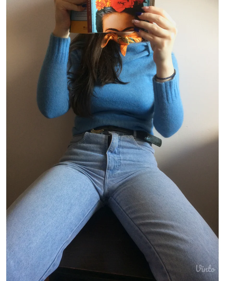 Crop off-the-shoulder džemper