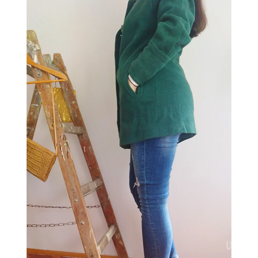 Kratak postavljeni kaput