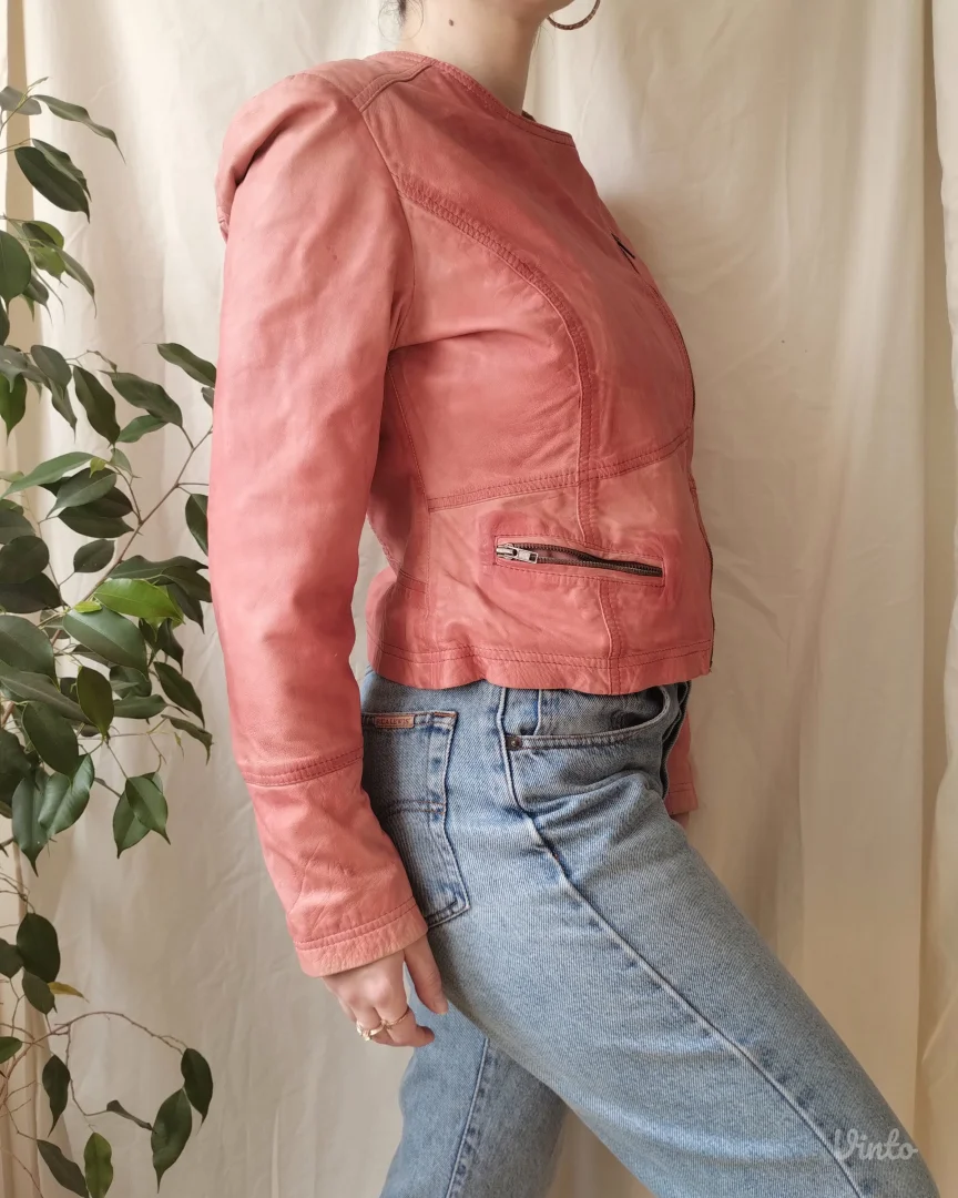 Ružičasta kožna jakna