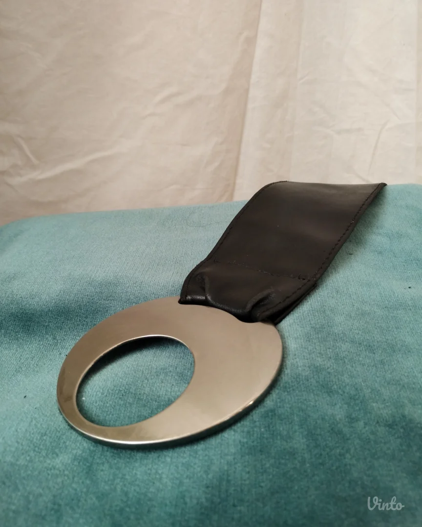 Statement pojas sa kružnom kopčom