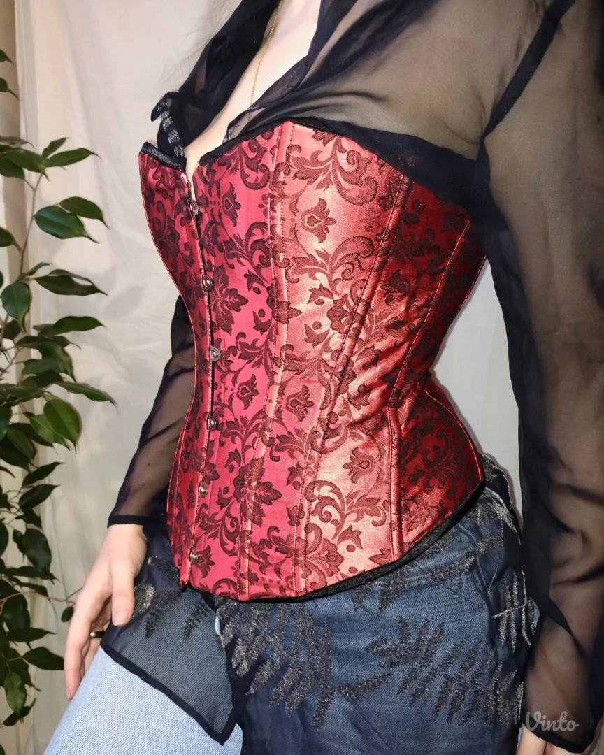 Crveni barokni korset