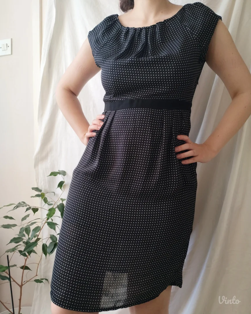 ZARA BASIC crna haljina sa belim tufnama