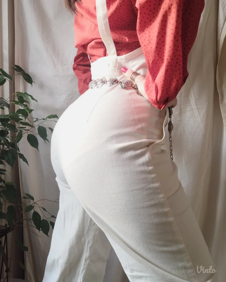 Bershka pantalone sa tregerima