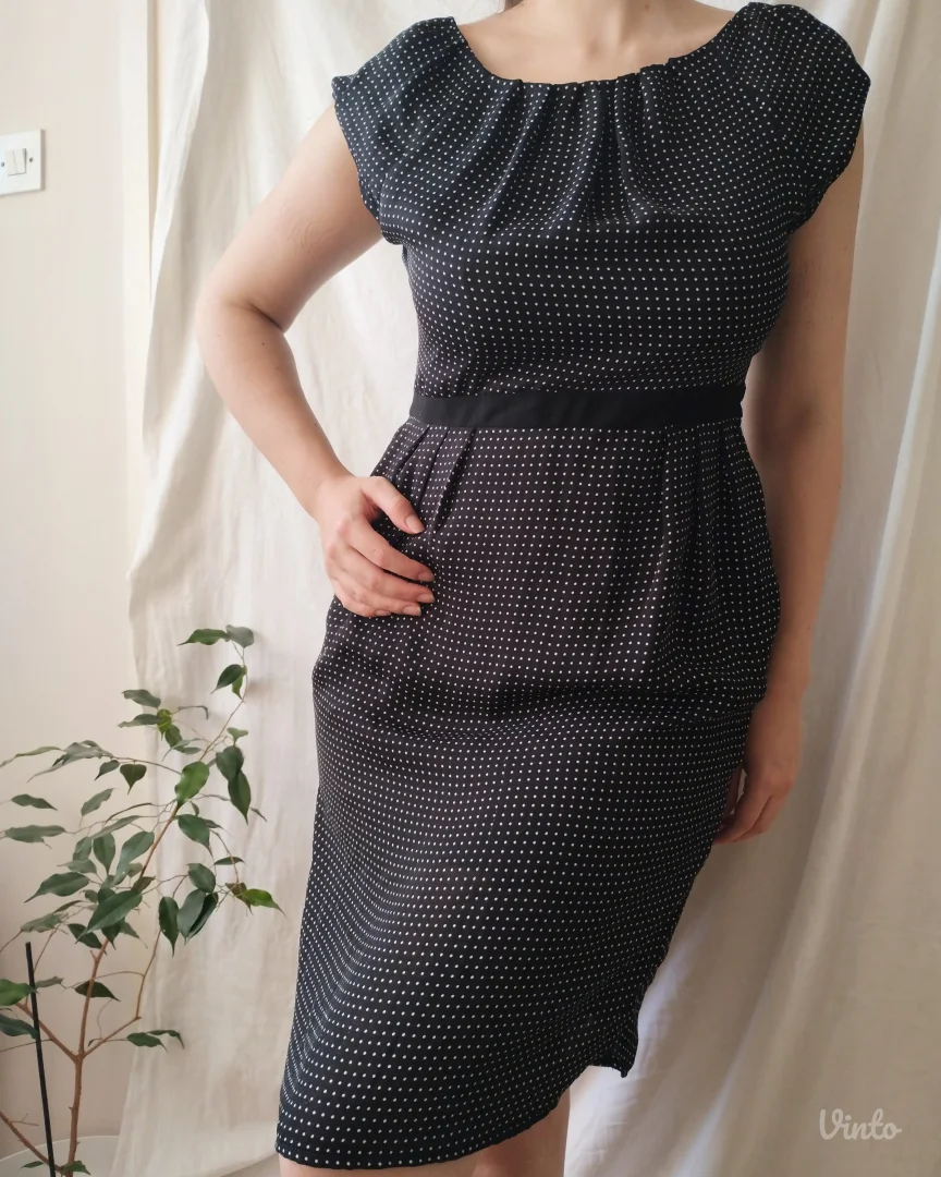 ZARA BASIC crna haljina sa belim tufnama