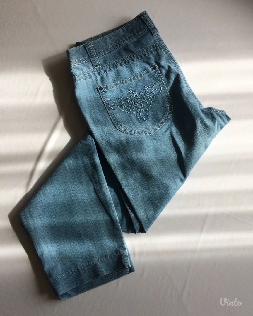 Anna Montana svetle farmerke sa vezom