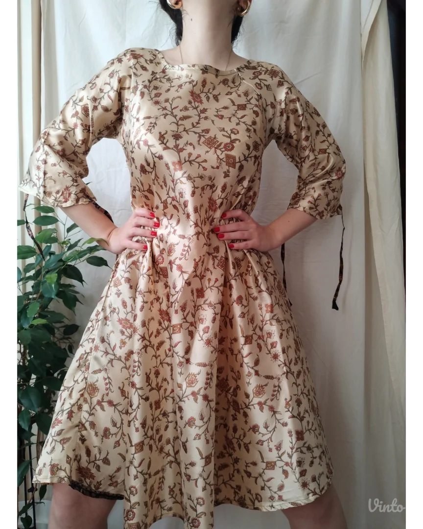 Indijska cvetna haljina