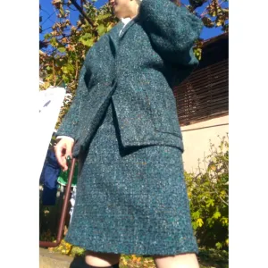 MODNA KONFEKCIJA ZAGREB — vintage komplet (blejzer + suknja)