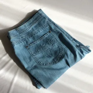 Anna Montana svetle farmerke sa vezom