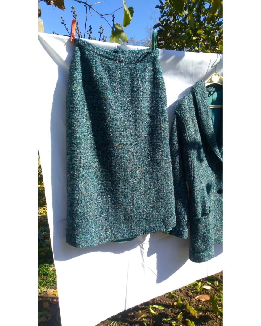 MODNA KONFEKCIJA ZAGREB — vintage komplet (blejzer + suknja)