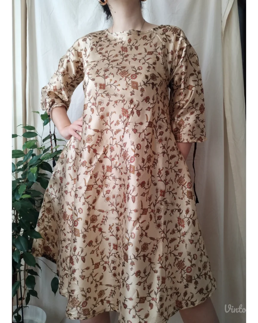 Indijska cvetna haljina