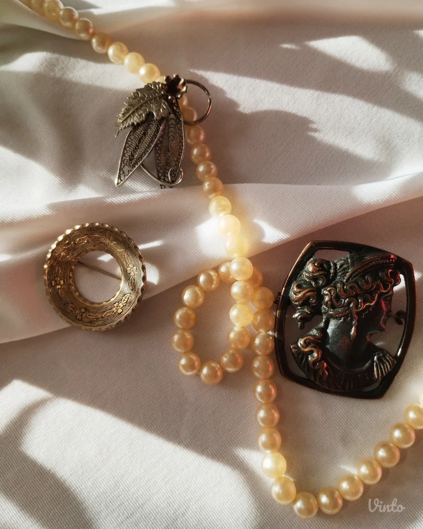 Floral Wreath vintage broš