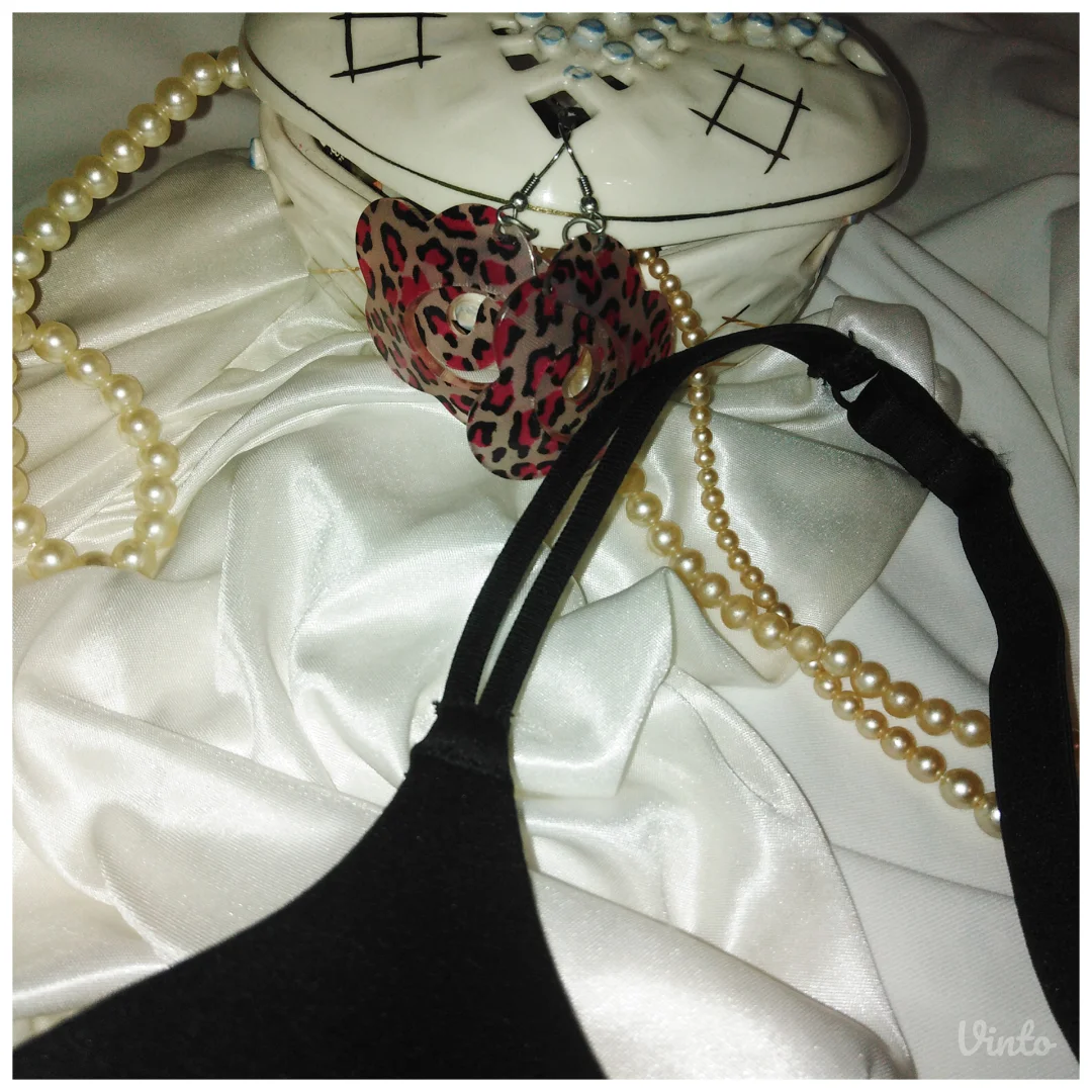 Crni brushalter sa push-up efektom; 75C