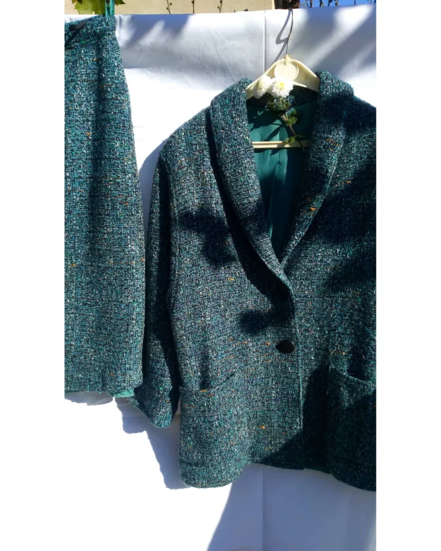 MODNA KONFEKCIJA ZAGREB — vintage komplet (blejzer + suknja)