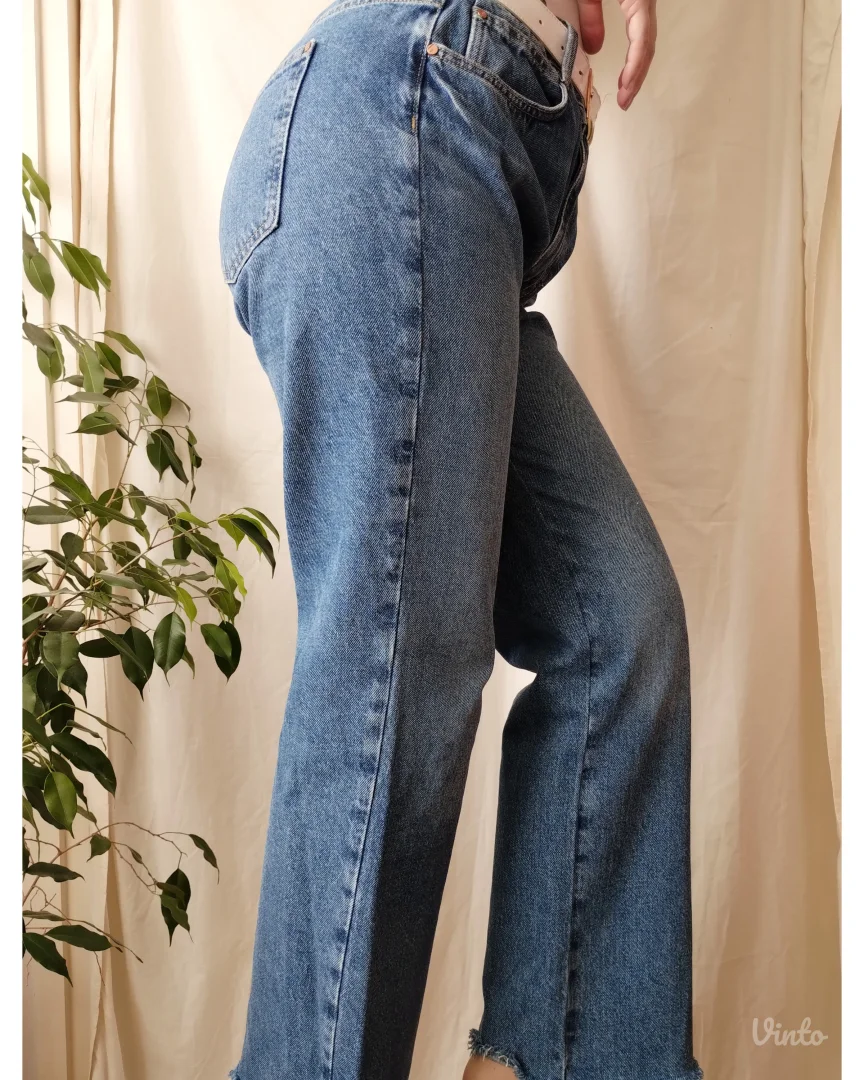 ZARA high-waisted straight leg fit farmerice