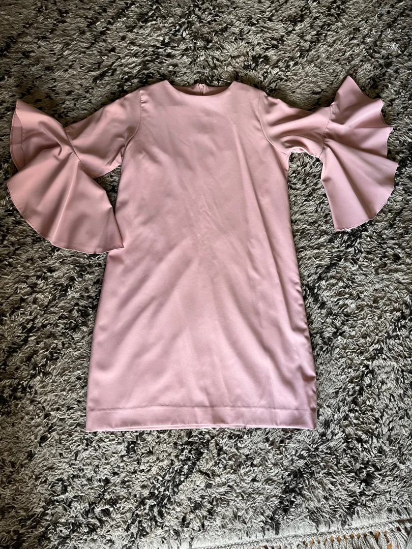 Roze haljina