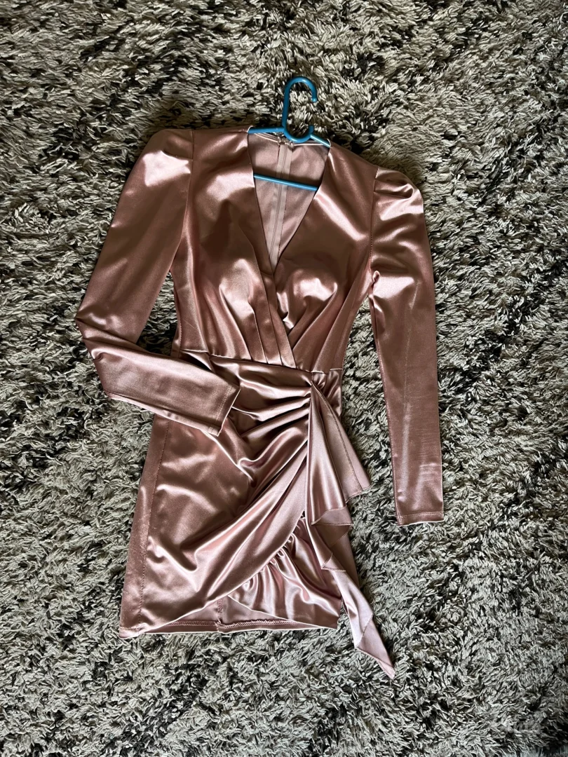 Roze haljina
