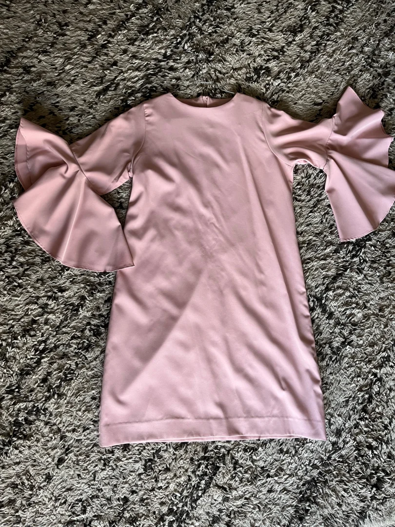 Roze haljina