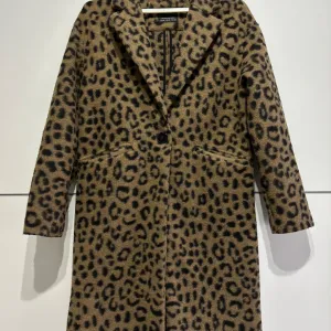 Bershka leopard kaput