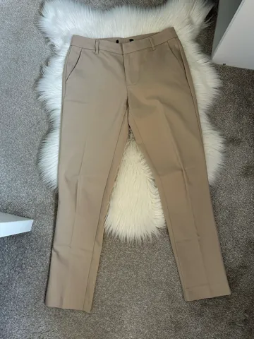 Zara elegantne pantalone