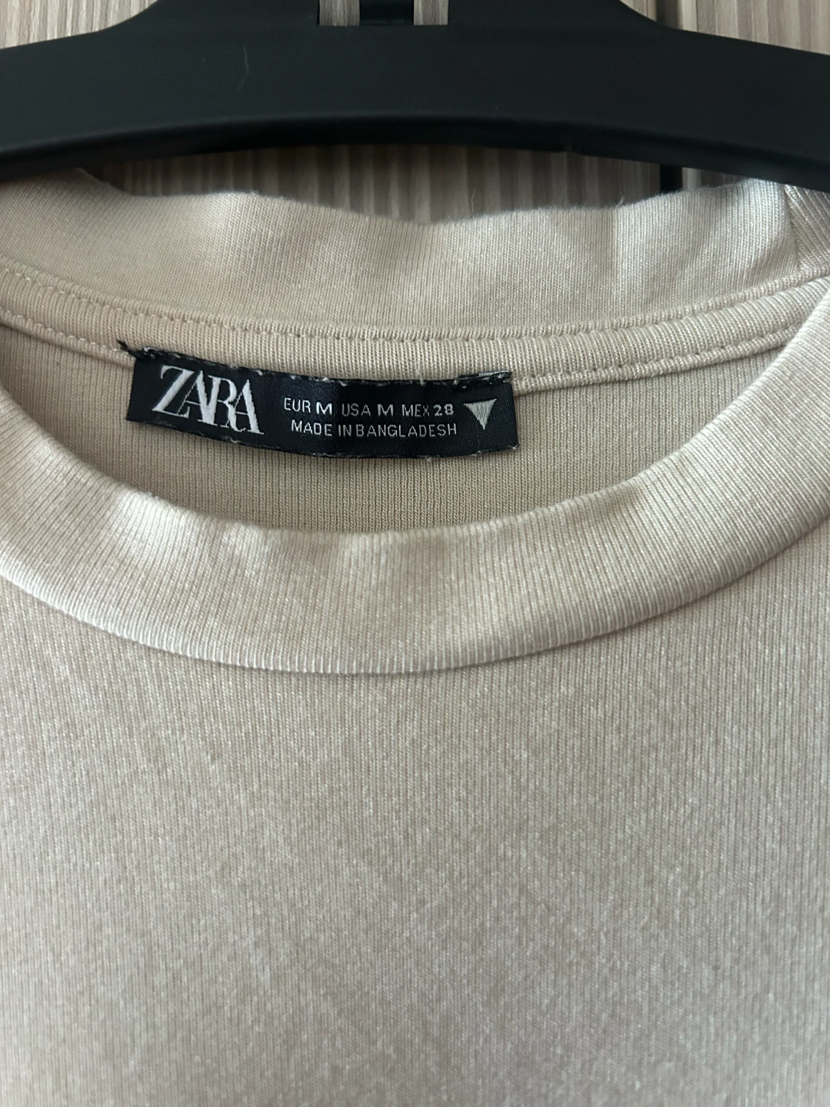 Zara Bež Bodi M Veličine