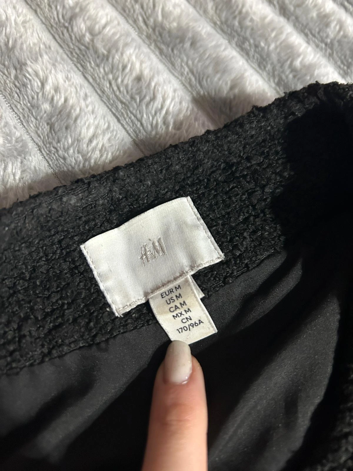 H&M jaknica