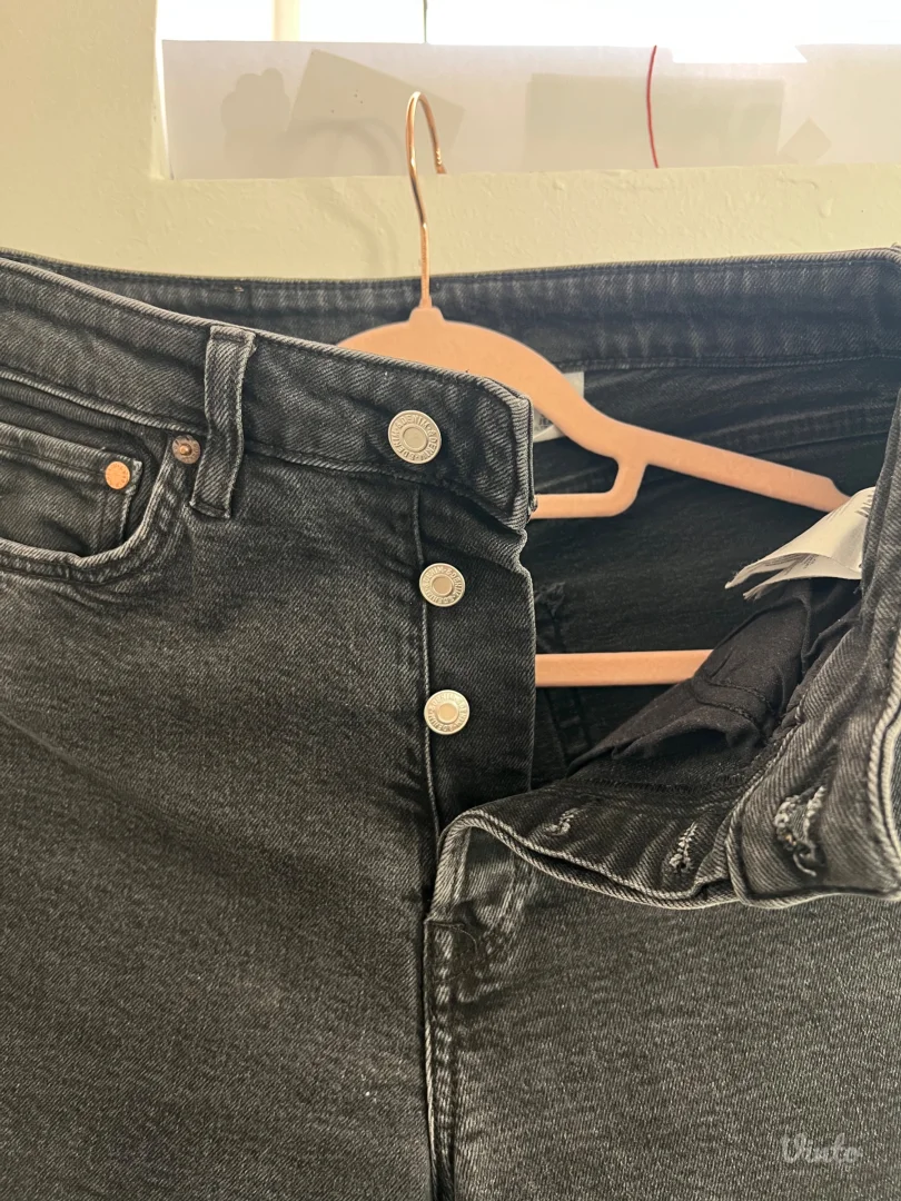 H&M - crne zenske farmerke