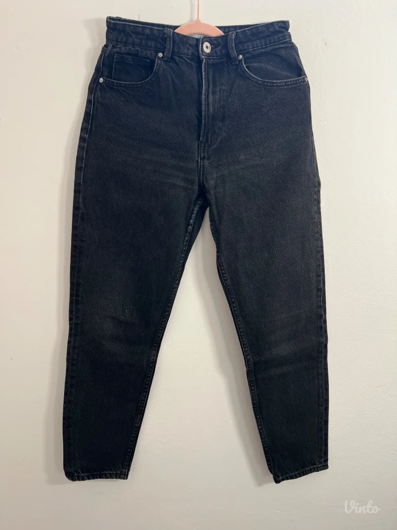 Bershka- crne farmerke