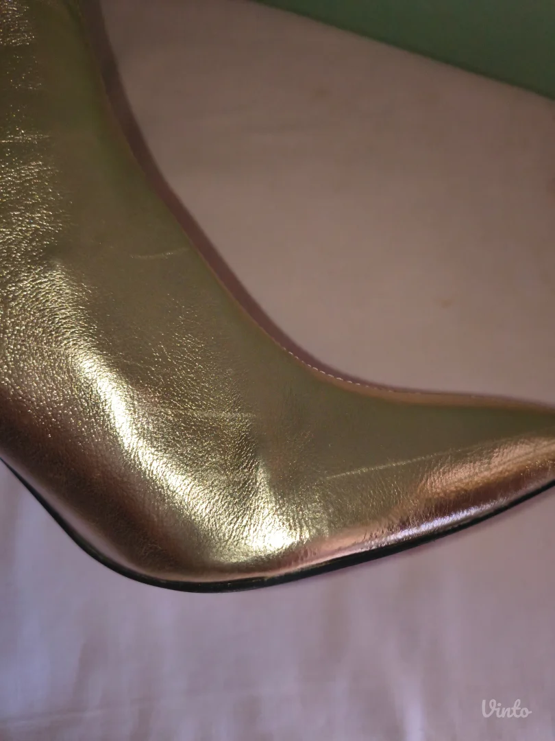 Stradivarius zlatne čizme