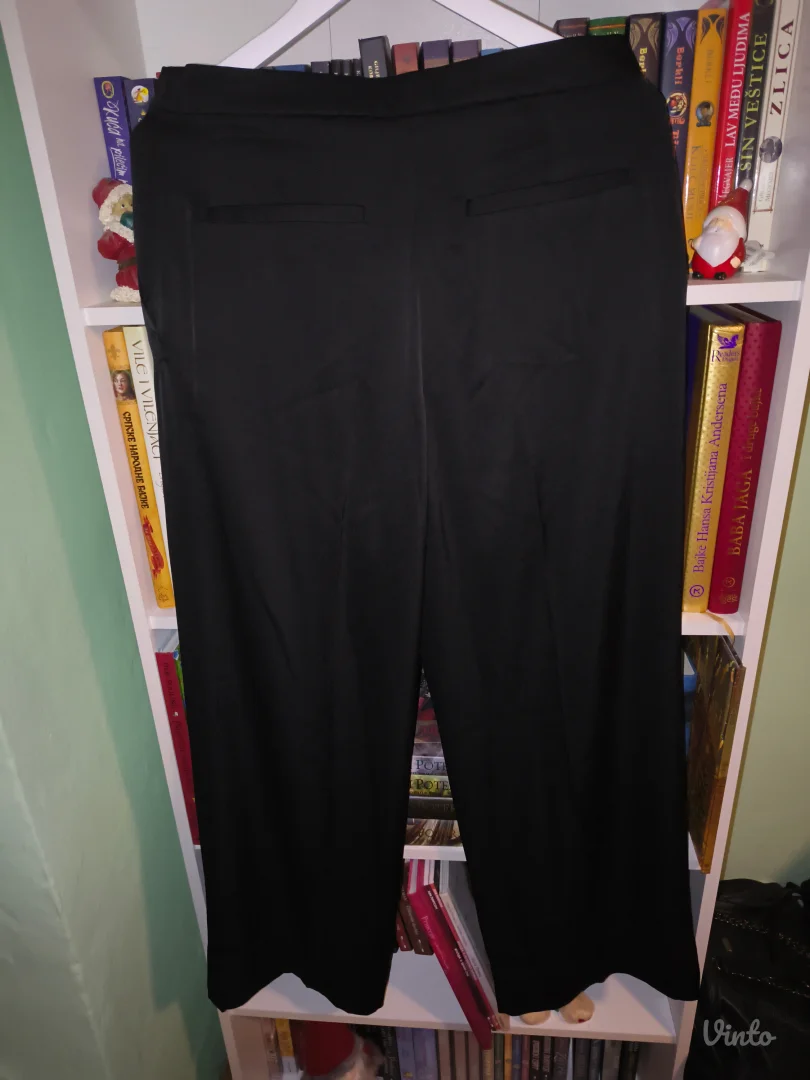 H&M nove saten pantalone