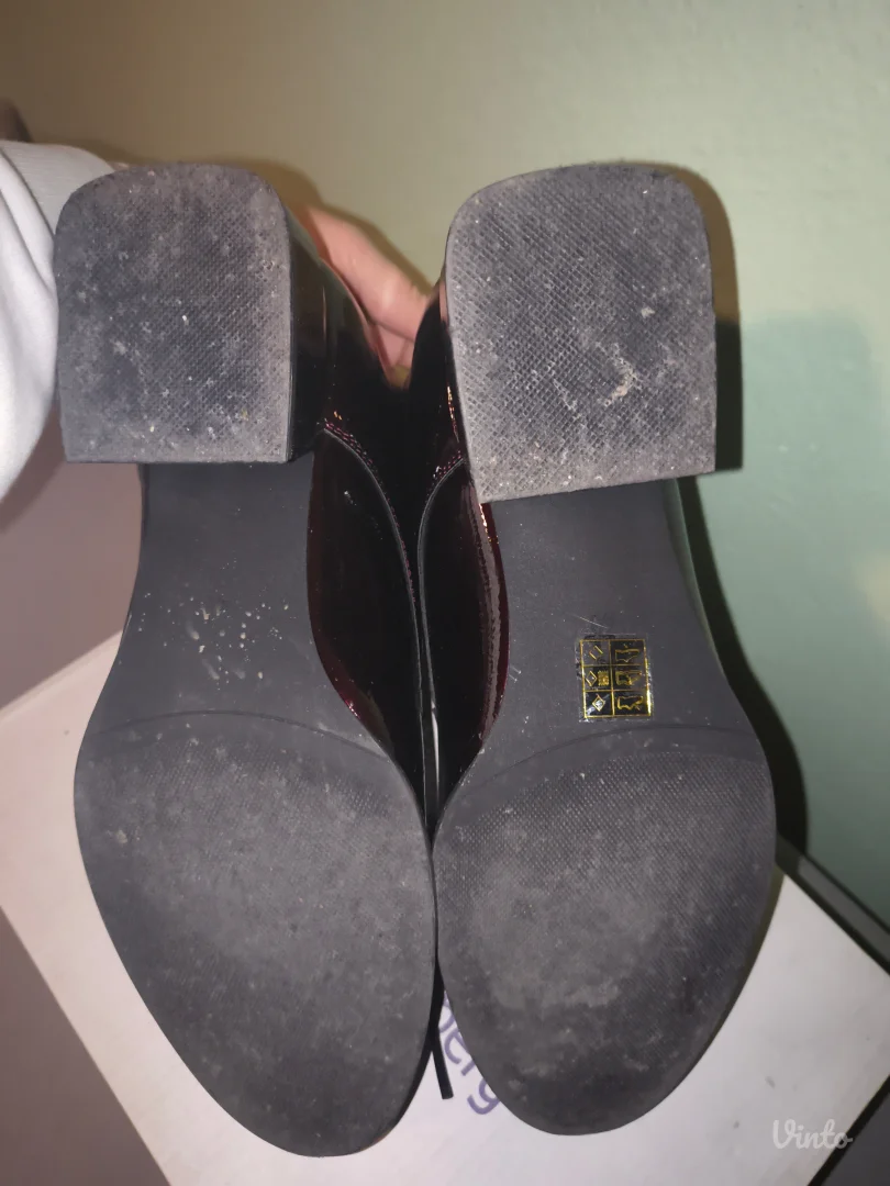 Bordo lakovane cipele