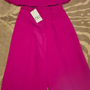 Zara komplet top+pantalone