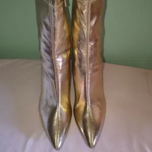 Stradivarius zlatne čizme